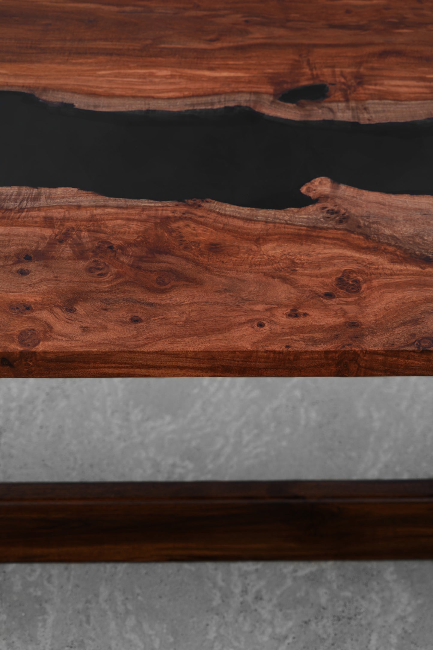 The Qanaat Dining Table