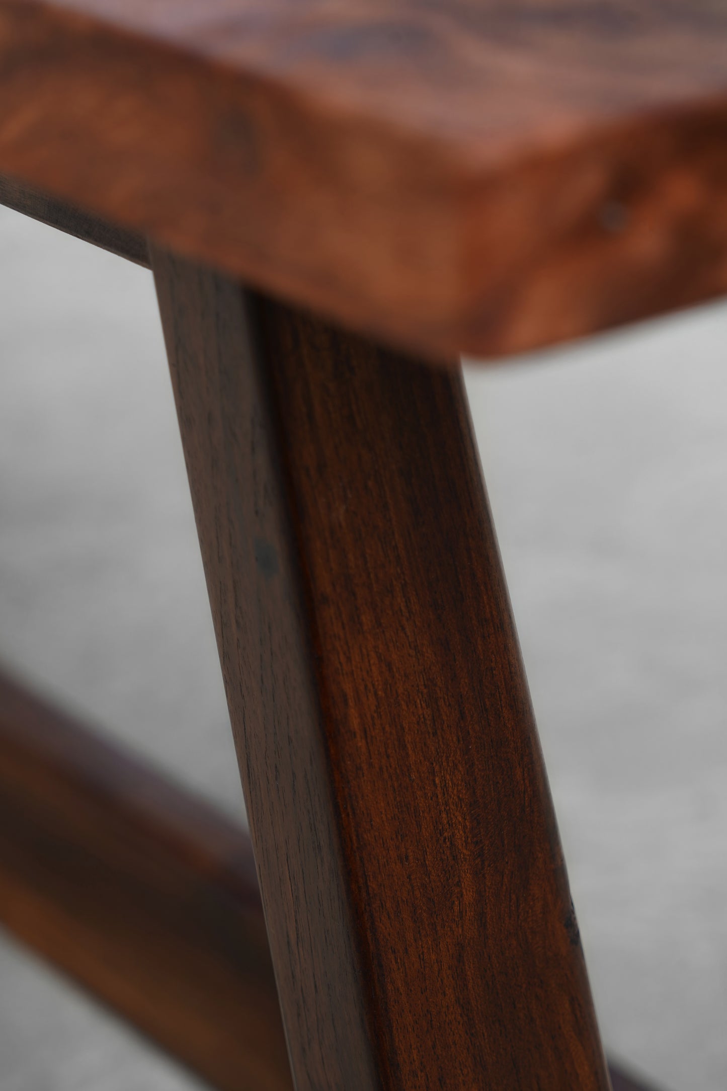 The Qanaat Dining Table