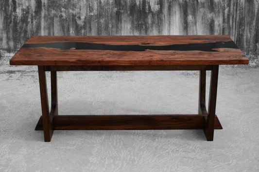 The Qanaat Dining Table