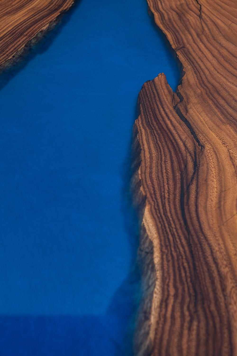 The Samandar River Table