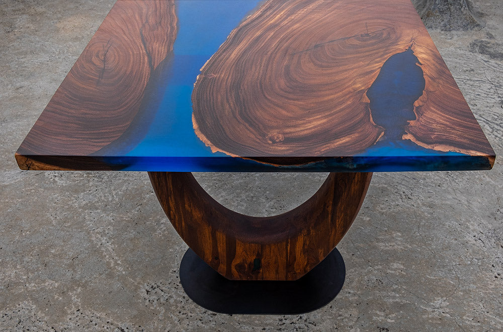 The Samandar River Table