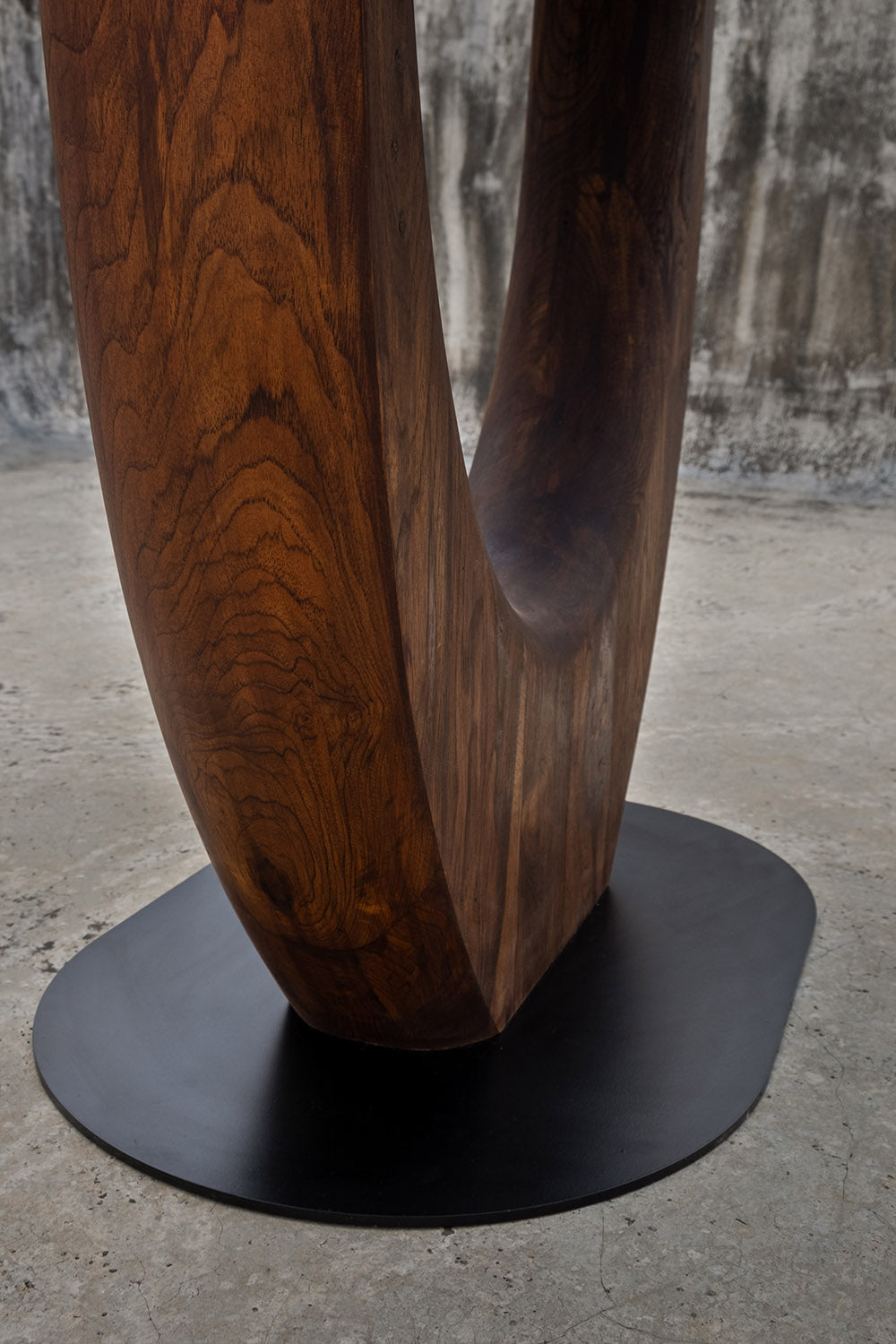 The Samandar River Table