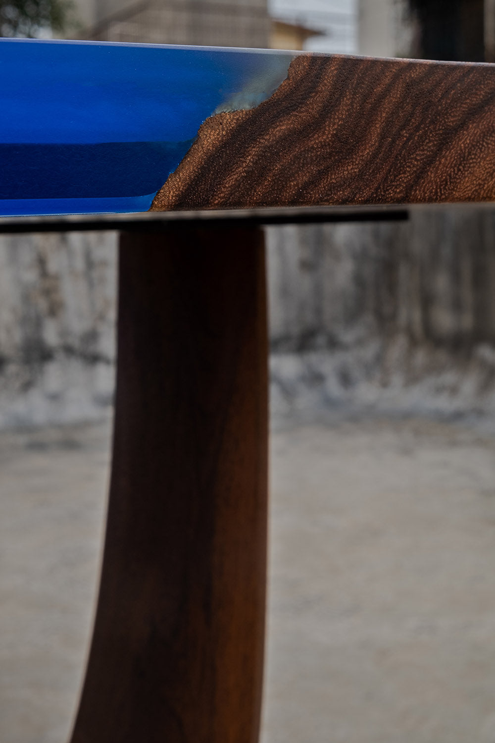 The Samandar River Table