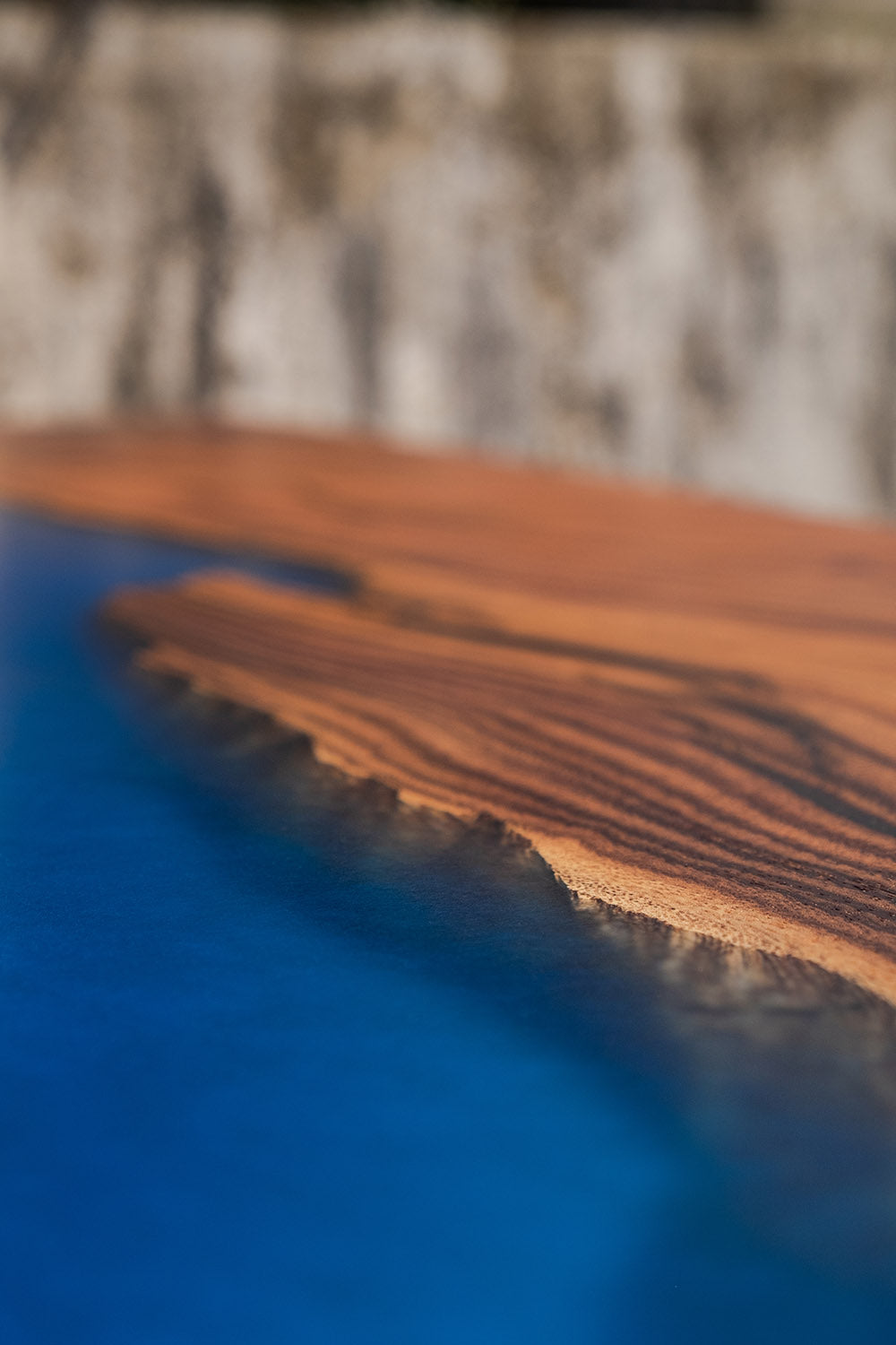 The Samandar River Table