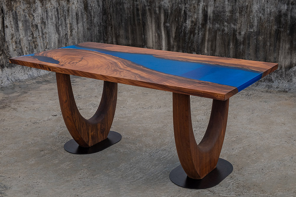 The Samandar River Table