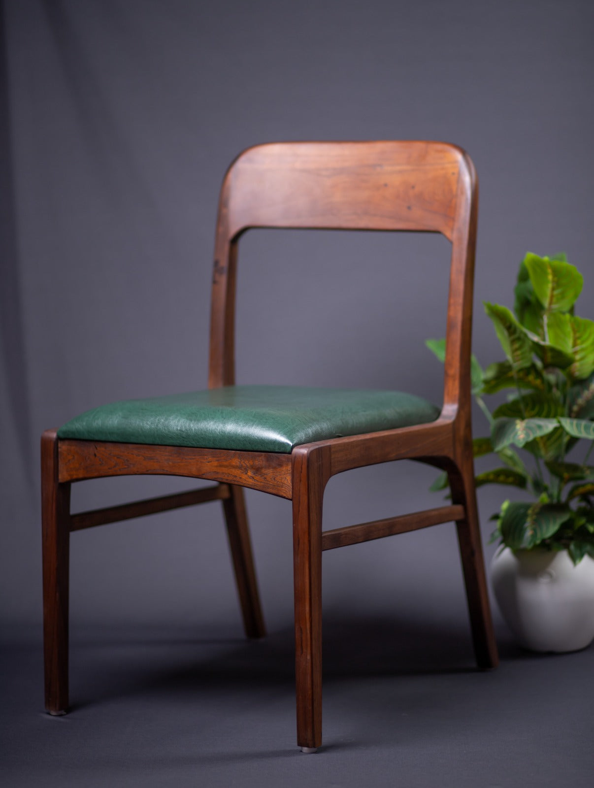 The Sukoon Dining Chair