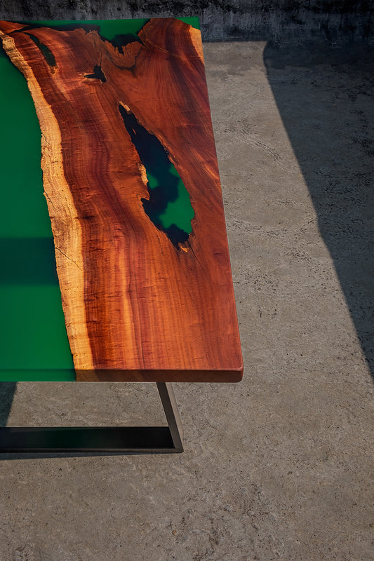 The Emerald River Table