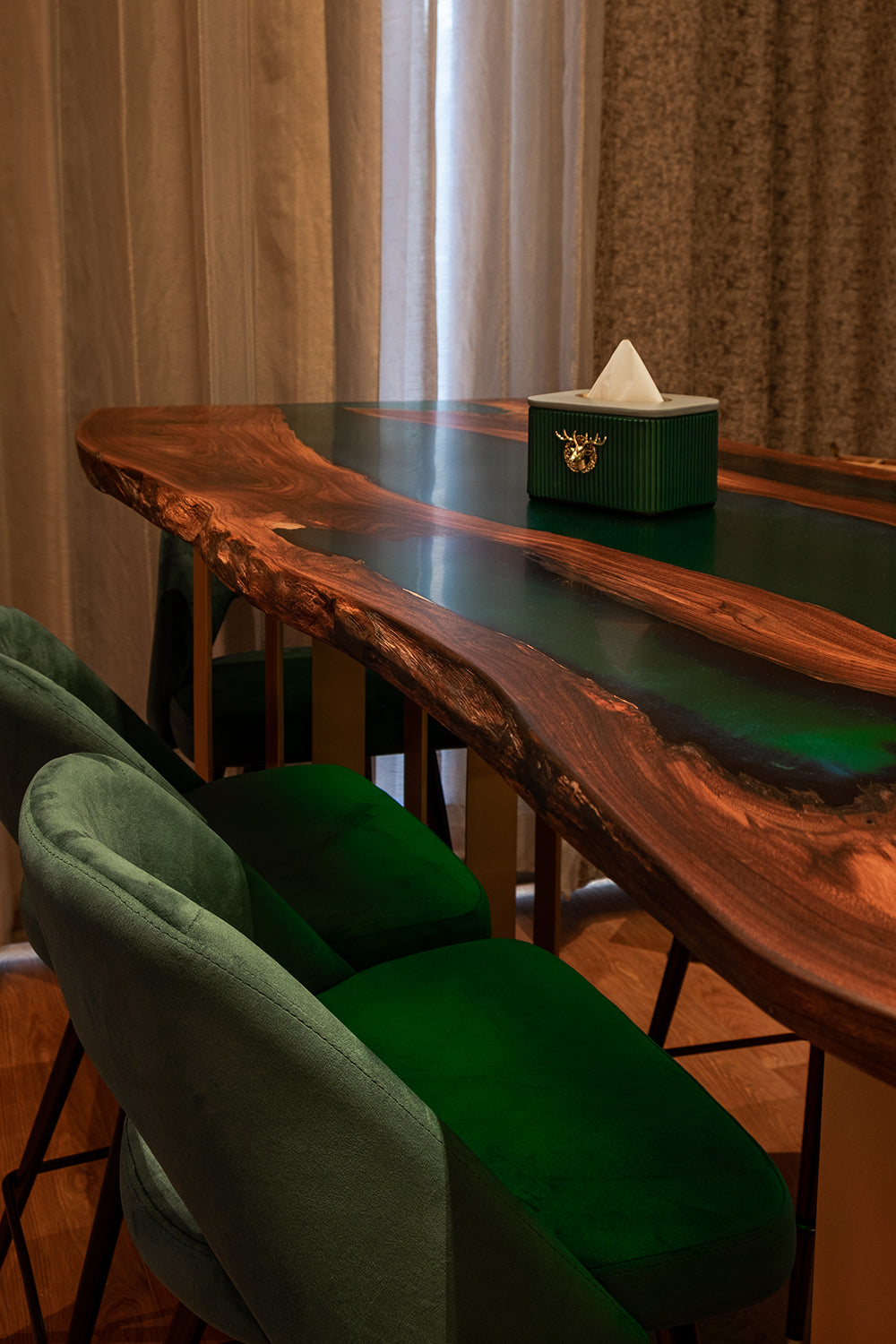 The Khazaana Rosewood High Table